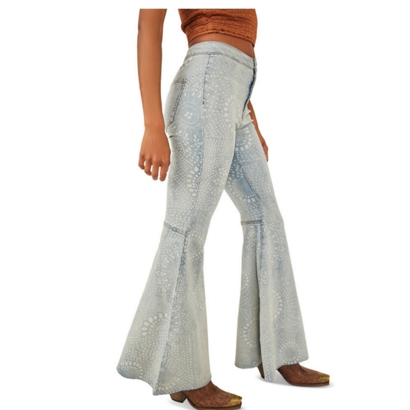 💖Free People / We The Free Pull On Printed Flared Jeans - Picture 1 of 12